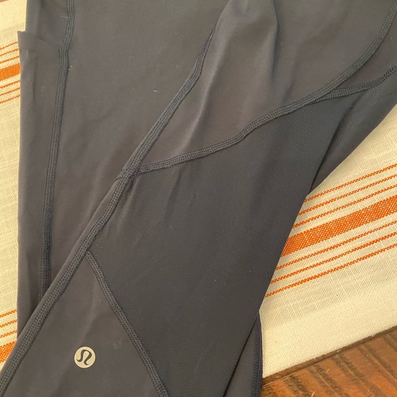 Lululemon Mid Rise Pace Rival Crop - Picture 5 of 6